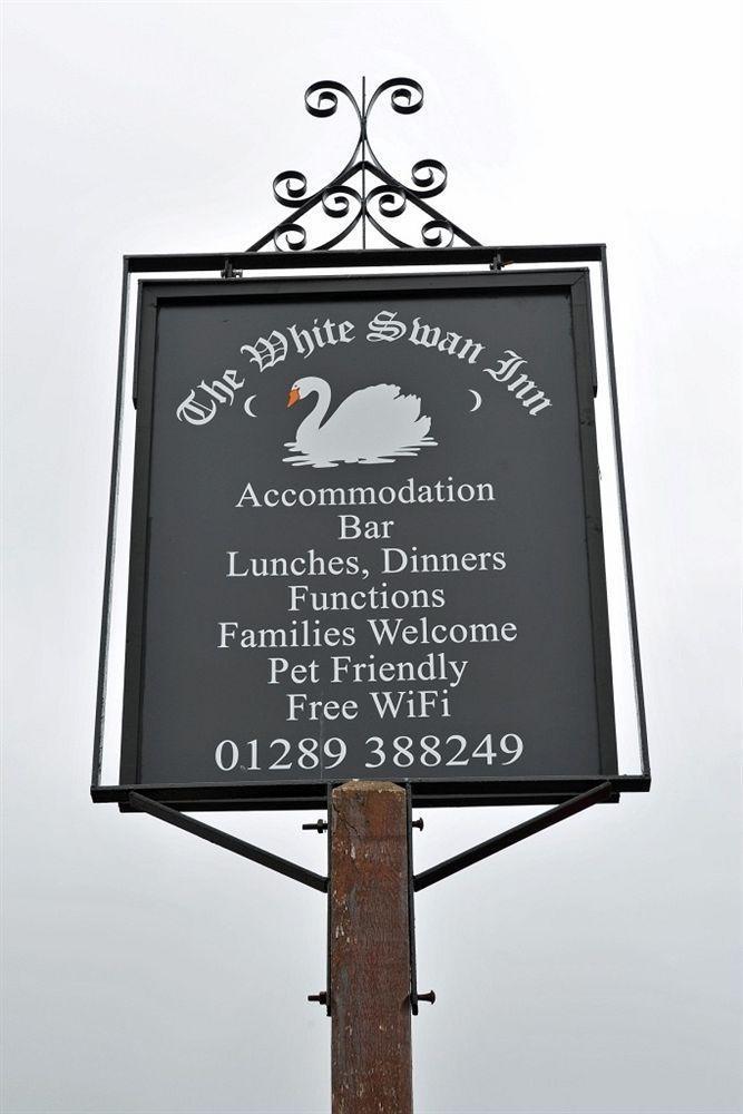 The White Swan Inn Lowick  Экстерьер фото