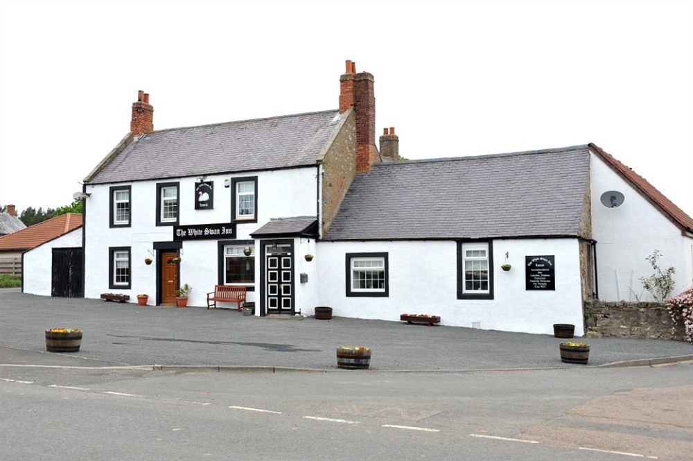 The White Swan Inn Lowick  Экстерьер фото